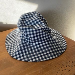 Abercrombie & Fitch women’s bucket hat